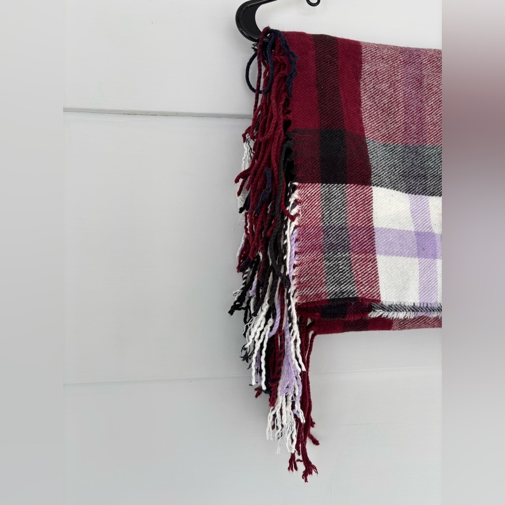 American Eagle Outfitters Long Plaid Scarf Wrap Tassel Fringe Black Red Cozy - Picture 2 of 7
